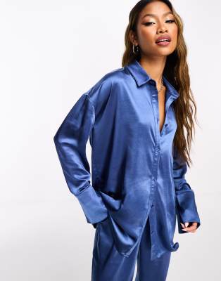 4th & Reckless - Oversize-Hemd aus Satin in Blau, Kombiteil