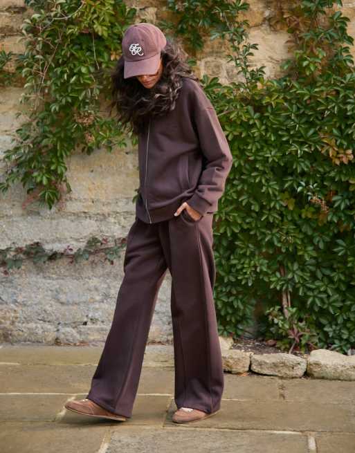 4th & Reckless - Pantalon de jogging ample d'ensemble en coton épais à surpiqûres et logo brodé - Chocolat, 3 de 4