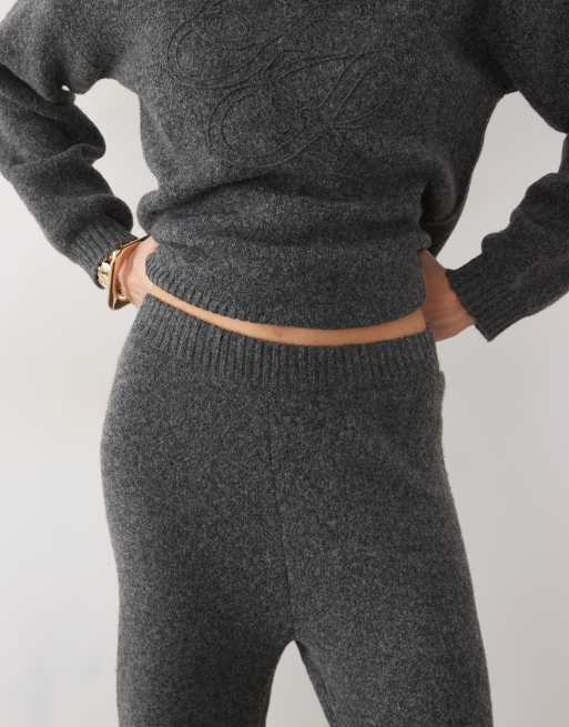 4th & Reckless pantalón de pernera ancha de punto con cintura acanalada en gris oscuro, 3 de 5