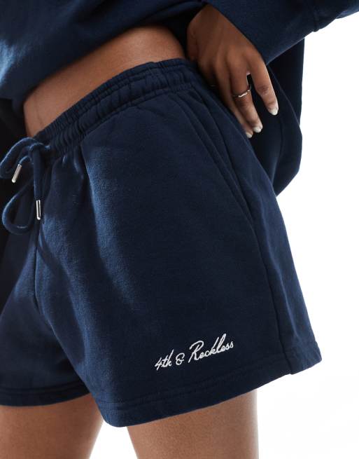 4th & Reckless - Pantaloncini della tuta in cotone blu navy con logo ricamato e rovescio a ricci in coordinato, 3 di 5