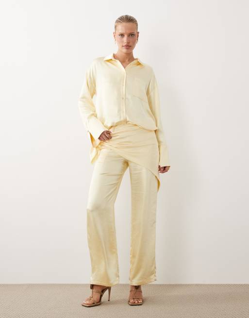 4th & Reckless - Coordinato in raso giallo limone con camicia con polsini ampi e tasca sul davanti e pantaloni, 3 di 3