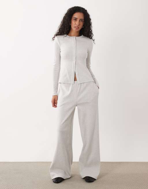 4th & Reckless - Coordinato grigio a coste con top con spalline imbottite e bottoni a pressione sul davanti e pantaloni, 2 di 3