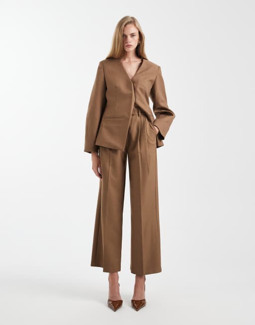 4th & Reckless - Pantaloni sartoriali a fondo ampio color cammello con pieghe sul davanti in coordinato