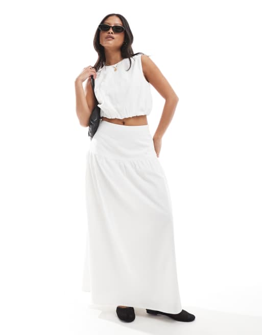 4th & Reckless Petite - Coordinato con gonna lunga e crop top strutturato in popeline color panna