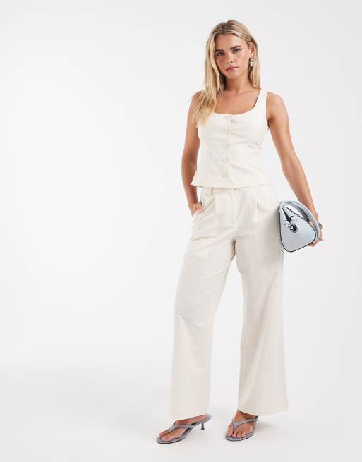 4th & Reckless Petite - Coordinato in misto lino color crema con top con scollo rotondo e bottoni e pantaloni