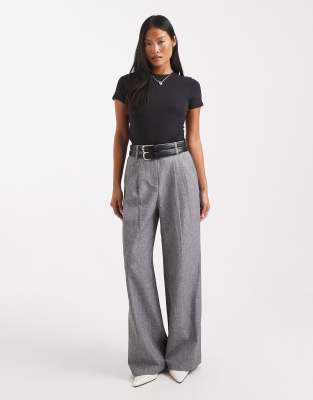 4th & Reckless Petite - Elegante Hose in Grau mit weitem Bein und doppeltem Gürtel-Detail