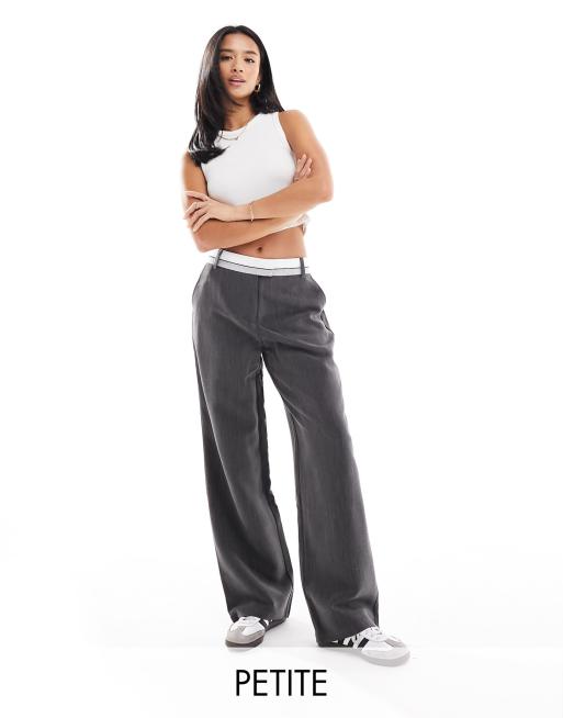 4th & Reckless Petite - Exclusives - Elegante broek met rechte pijpen en contrasterende tailleband in donkergrijs