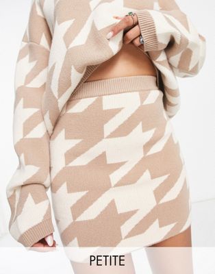 4th & Reckless Petite mini skirt co-ord in black in oatmeal dogtooth check - ASOS Price Checker