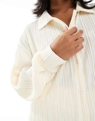 4th & Reckless Petite Plisse Collared Button Up Lettuce-edge Hem Shirt In White
