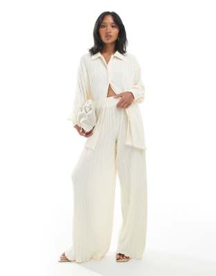 4th & Reckless Petite - Plissee-Hose in Creme mit elastischem Bund und weitem Bein, Kombiteil-Weiß