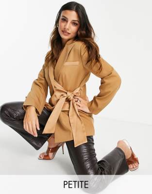 4th & Reckless Petite tailored blazer co-ord with satin panel in camel - ASOS Price Checker