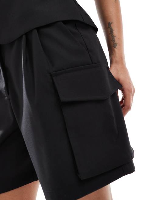 4th & Reckless Petite tailored pocket detail shorts co-ord in black, 3 of 5