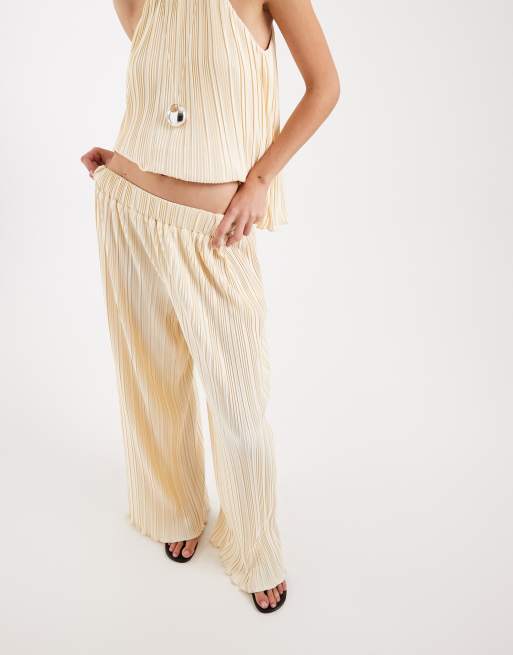 4th & Reckless plisse wide leg trouser co-ord in lemon, 2 of 5