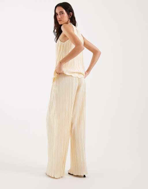 4th & Reckless plisse wide leg trouser co-ord in lemon, 3 of 5