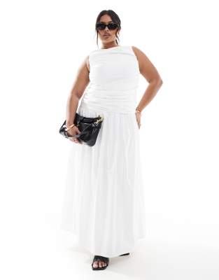 4th & Reckless Plus - Ärmelloses Maxikleid aus Popeline in Weiß mit Raffung und tiefer Taille