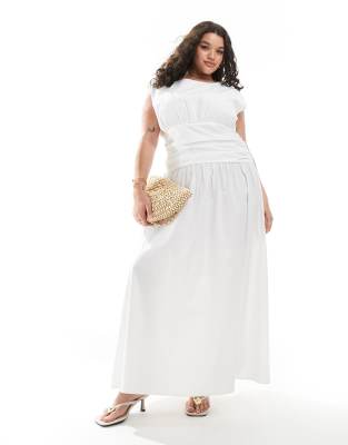 4th & Reckless Plus - Drapiertes Maxikleid in Weiß mit tief angesetztem Bund