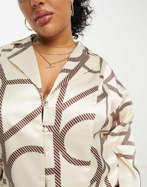 4th & Reckless Plus exclusive satin button front shirt co-ord in cream print, 4 of 4