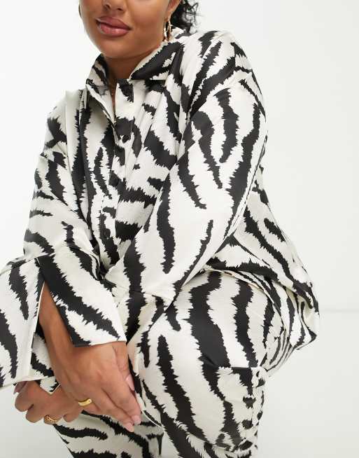 4th & Reckless Plus exclusive satin knot back shirt co-ord in zebra print, 2 of 4
