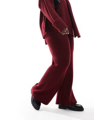 knit wide leg pants in burgundy - part of a set-Red