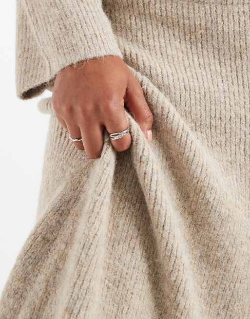 4th & Reckless Plus wool feel soft knitted maxi skirt in beige (part of a set), 5 of 5