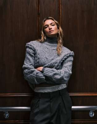 Pull oversize ample en maille torsadée duveteuse aspect laine à épaules tombantes - Gris 34