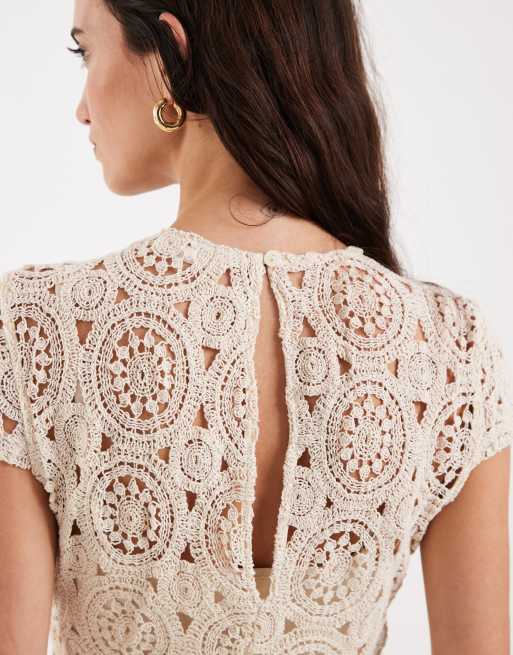 4th & Reckless - Robe longue à mancherons en maille au crochet avec fleurs - Crème, 3 de 4