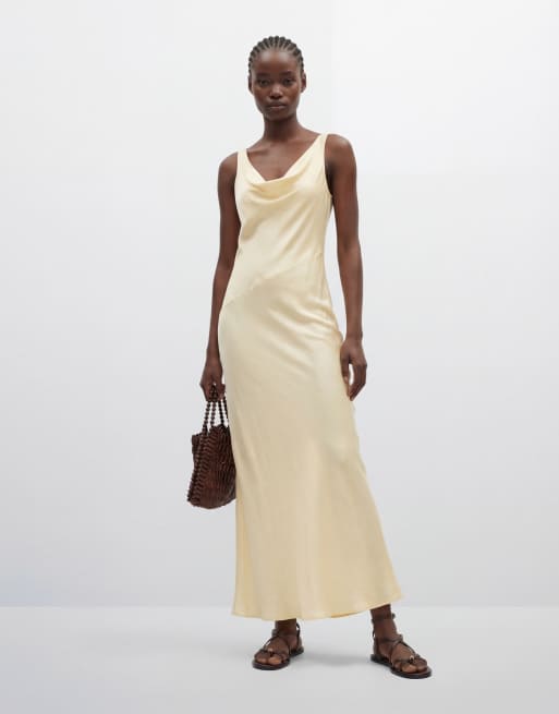 4th & Reckless - Robe longue en satin avec col bénitier et détail en dentelle au dos - Citron, 9 de 11