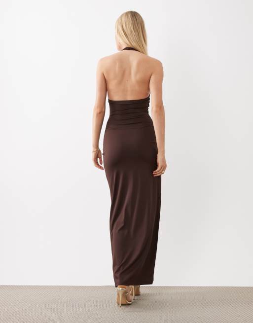 4th & Reckless - Robe longue près du corps dos nu à détail drapé à la taille avec élément métallique doré - Chocolat, 4 de 4