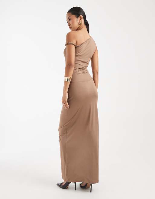 4th & Reckless ruched side one shoulder maxi dress in mocha, 3 of 4