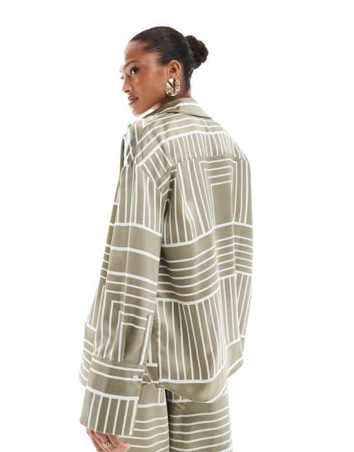 4th & Reckless - Satijnen overhemd met brede manchetten en knopen in groen met print, deel van co-ord set, 2 van 4