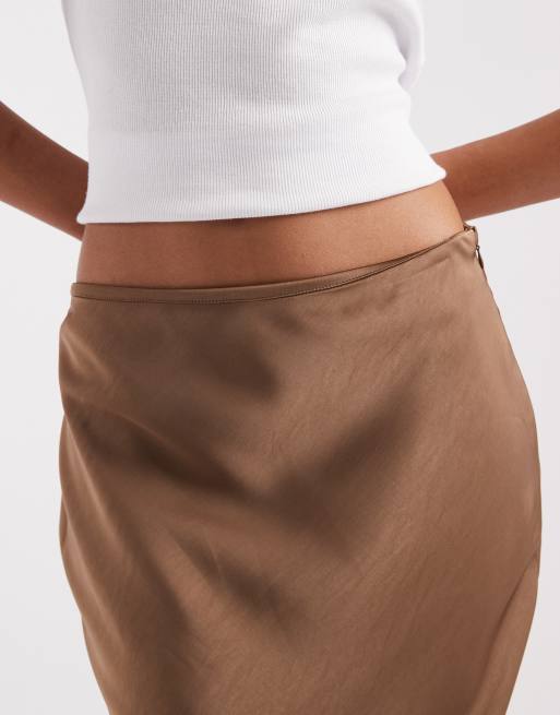 4th & Reckless satin column maxi skirt in mocha, 2 of 5