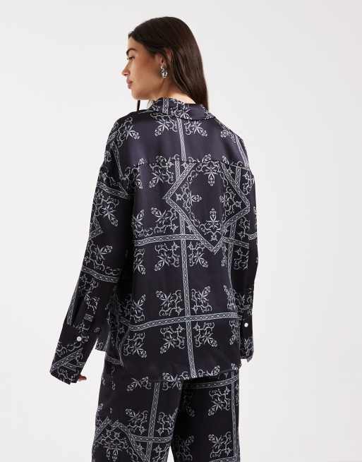 4th & Reckless satin deep cuff shirt in navy paisley print (Part of a set), 4 of 4