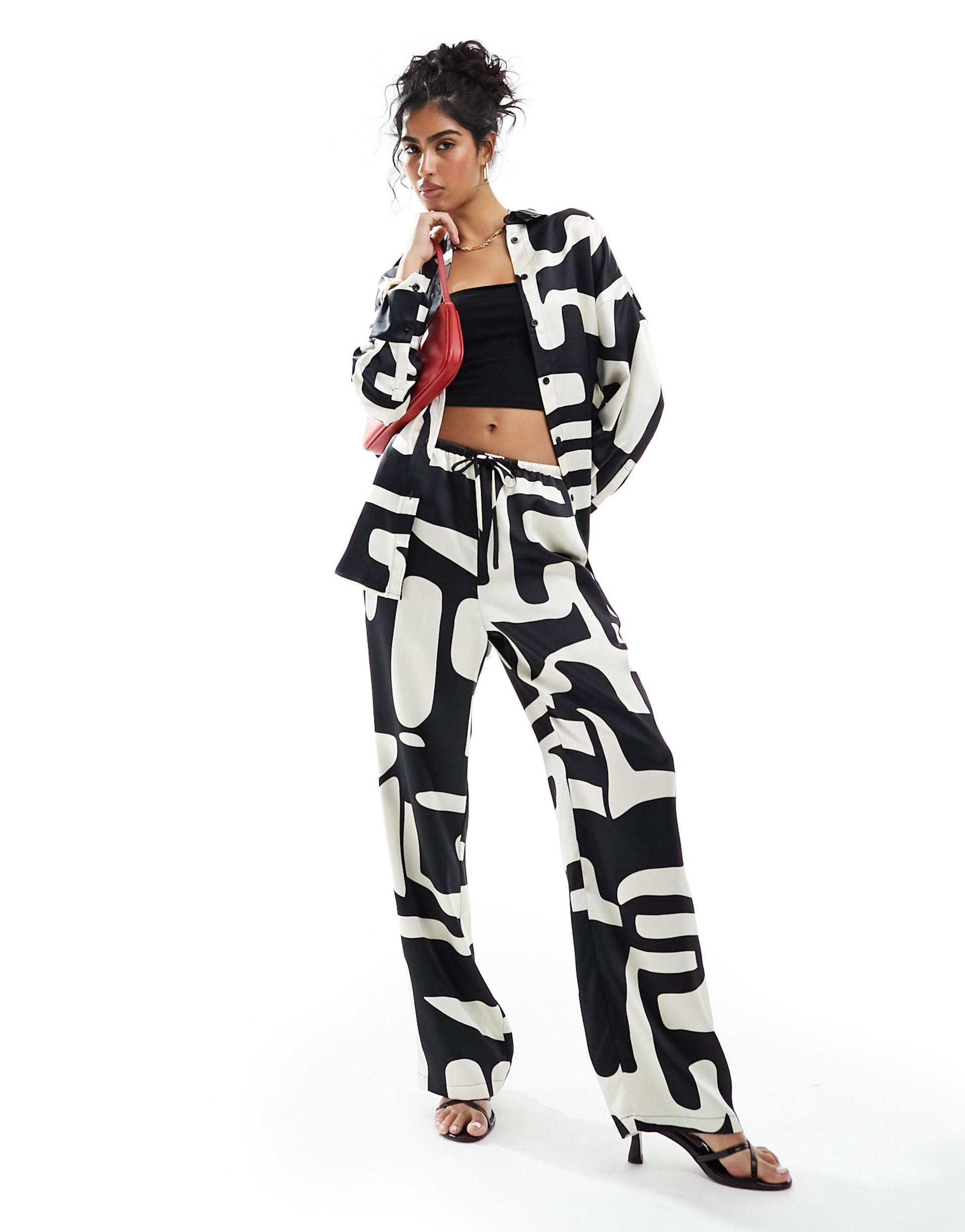 4th & reckless satin drawstring wide leg pants in mono print - part of a set