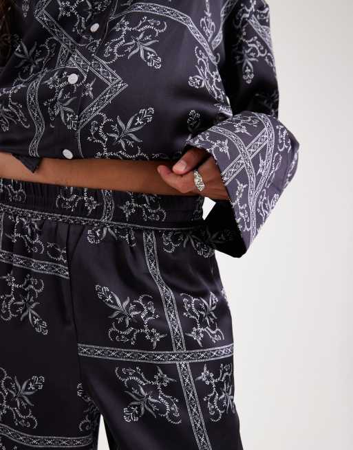 4th & Reckless satin elasticated waist wide leg trousers co-ord in navy paisley print, 3 of 5