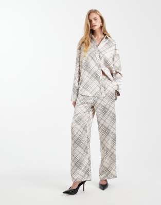 4th & Reckless satin elasticated waist wide leg trousers co-ord in white check print