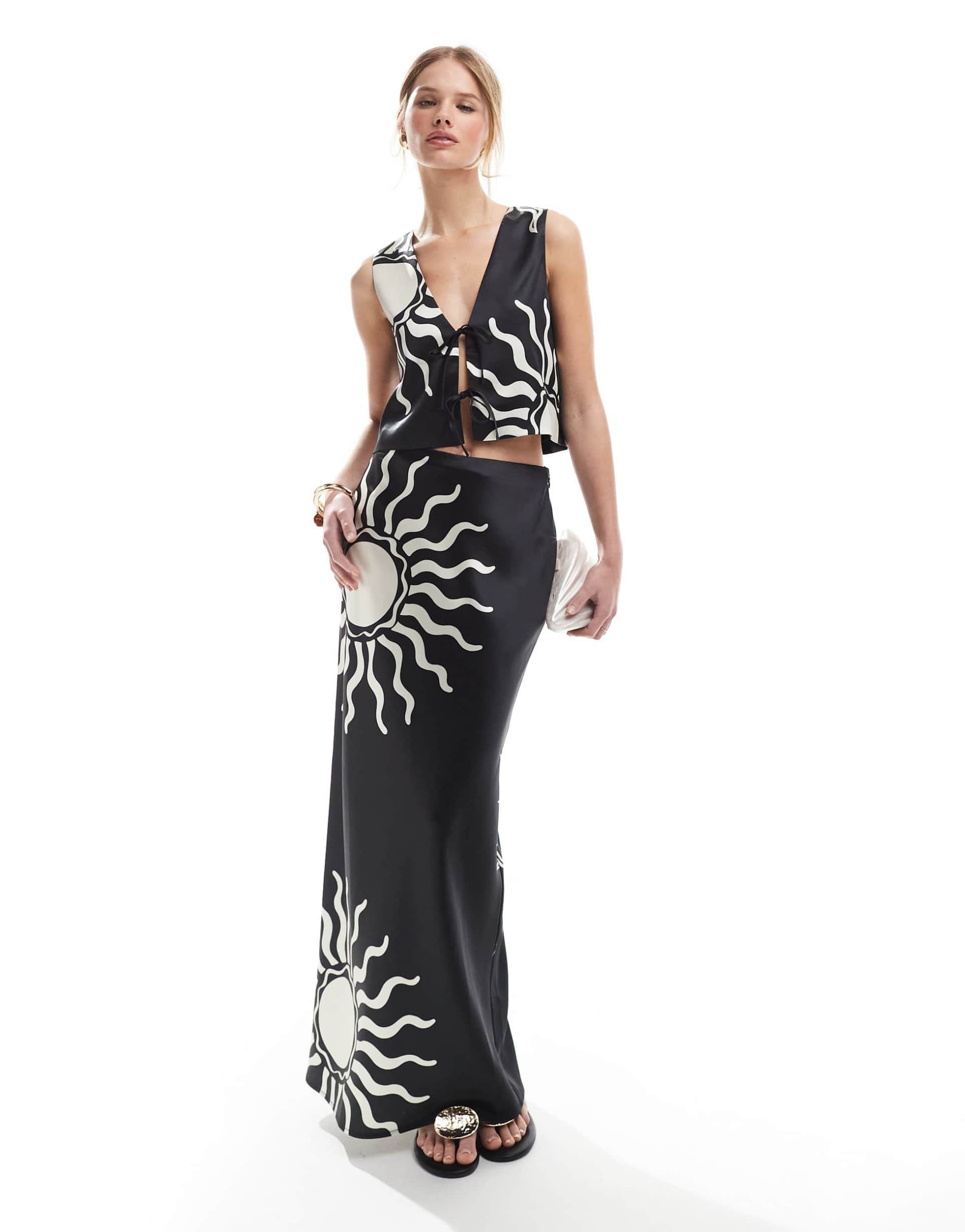 4th & reckless satin maxi skirt in mono contrast sun print - part of a set
