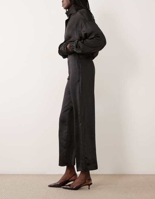 4th & Reckless satin relaxed pant co-ord in black, 3 of 5