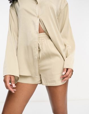4th & Reckless satin short co-ord in beige