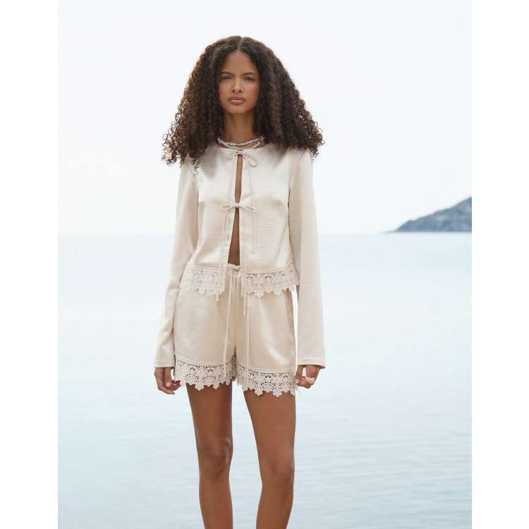 4th & Reckless satin tie front crochet trim beach top and shorts