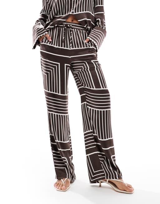 4th & Reckless satin wide leg pants in brown tile print (Part of a set), 2 of 5