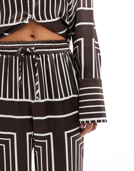 4th & Reckless satin wide leg trousers co-ord in brown tile print, 3 of 5