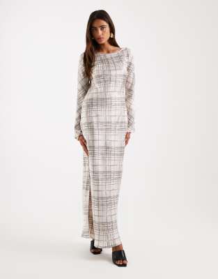 4th & Reckless scoop tie detail back maxi dress in check white print