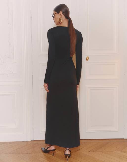 4th & Reckless slinky long sleeve gold hardware detail cut out maxi dress in black, 3 of 4