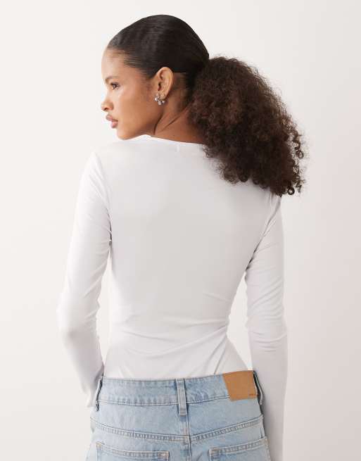 4th & Reckless slinky long sleeve plunge bodysuit in cream, 4 of 4