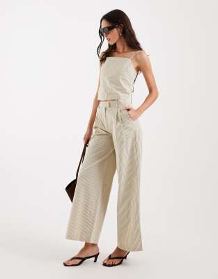 4th & Reckless Soft Feel Pleat Front Tailored Wide Leg Pants In Neutral