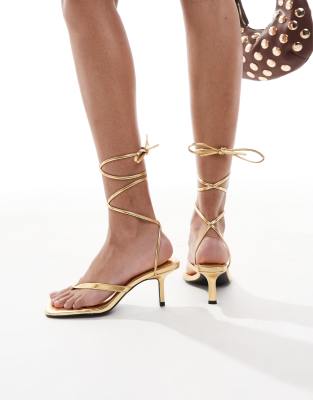 4th & Reckless Strappy Mid Heel Thong Sandals In Gold