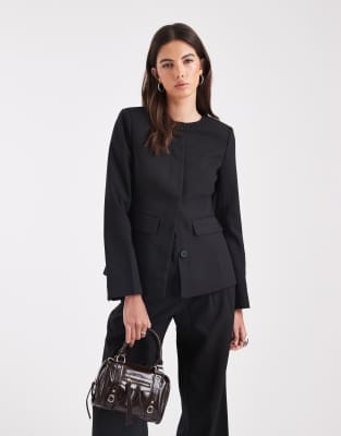 4th & Reckless Structured Collarless Fluted Sleeve Blazer In Black