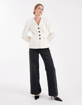 4th & Reckless Structured Shoulder Pad Detail Cinched Waist Wool Look Blazer In White