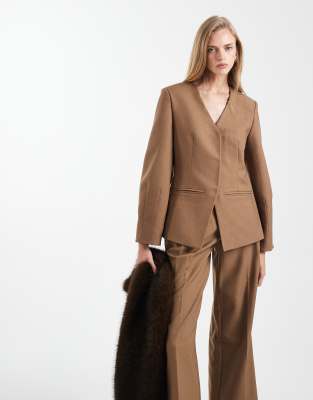 4th & Reckless Tailored Collarless Cinched Waist Cocoon Sleeve Blazer In Brown