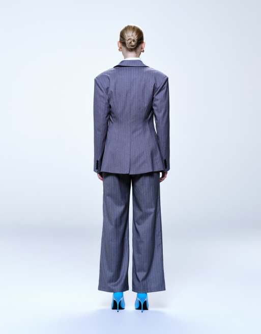 4th & Reckless tailored pleat detail wide leg suit trouser co-ord in grey pinstripe, 3 of 5